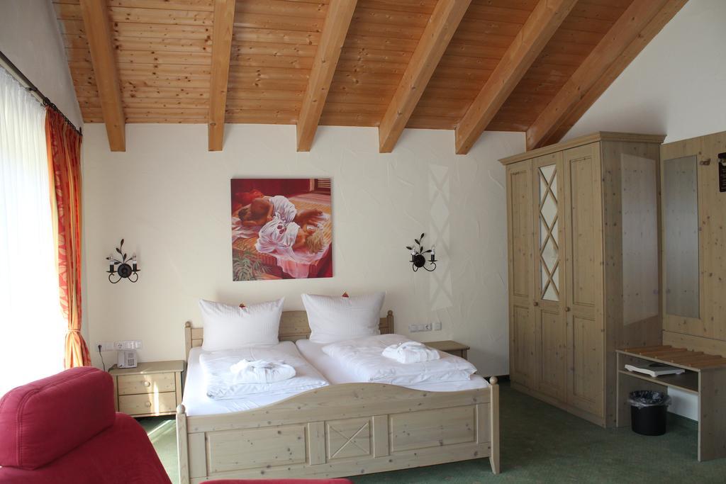 Hubertushof Hotel Garni Oberstaufen Room photo